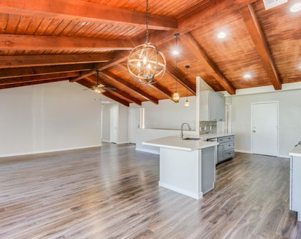 982 E Willis Road, Chandler