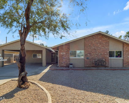 4831 W Belmont Avenue, Glendale