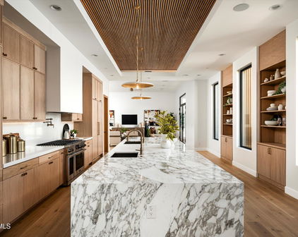 6584 E Gold Dust Avenue, Paradise Valley