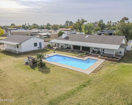 1433 N Honeysuckle Lane, Gilbert