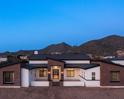 8254 E Regina Circle, Mesa