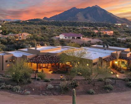 39201 N School House Road, Cave Creek