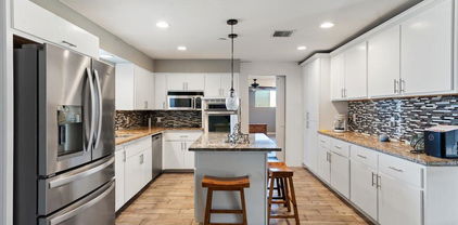 5535 W Morten Avenue, Glendale