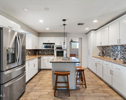 5535 W Morten Avenue, Glendale