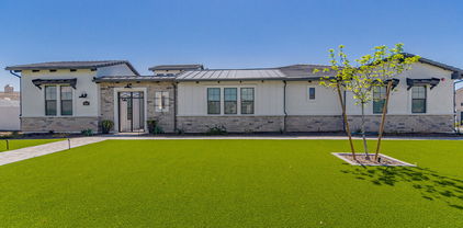 4039 E Mallory Circle, Mesa