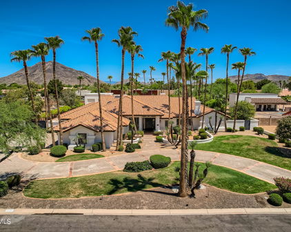 5430 W Creedance Boulevard, Glendale