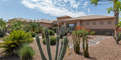 2717 E Horseshoe Place, Chandler