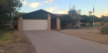 4814 W Country Gables Drive, Glendale