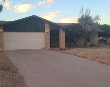 4814 W Country Gables Drive, Glendale