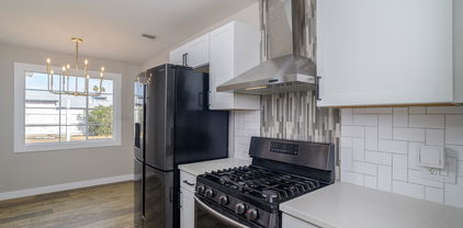 5026 W State Avenue, Glendale