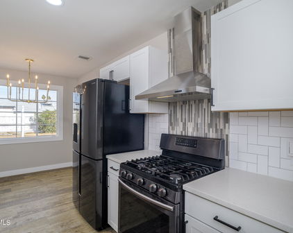 5026 W State Avenue, Glendale