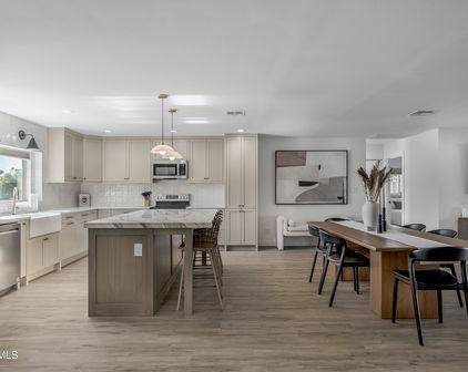 4824 W Waltann Lane, Glendale