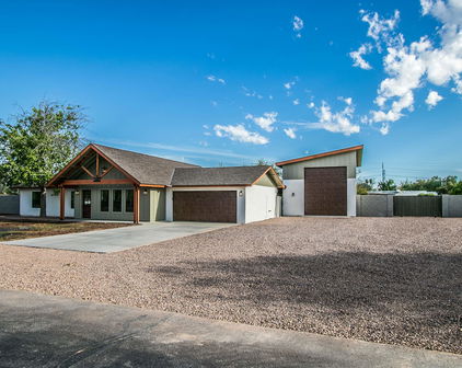 373 E Tremaine Drive, Chandler