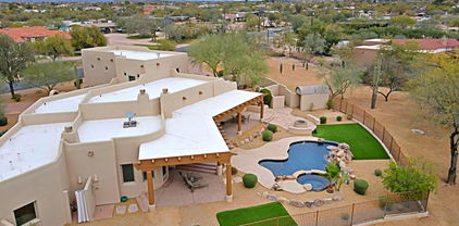 5715 E Peak View Road, Cave Creek