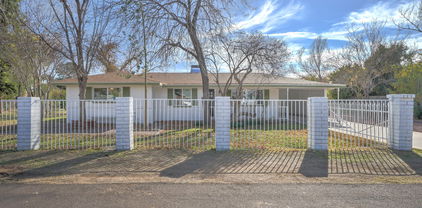 6601 W Pershing Avenue, Glendale