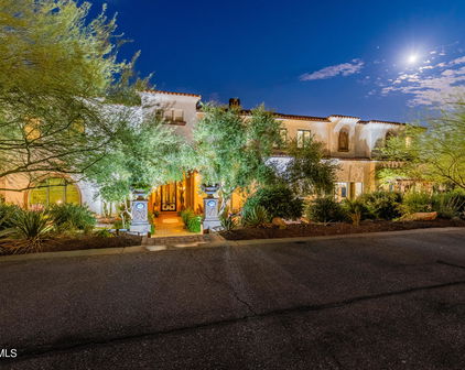 6221 W Saguaro Park Lane, Glendale