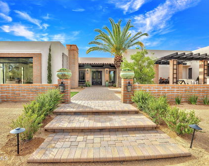 6611 E Peak View Road, Cave Creek