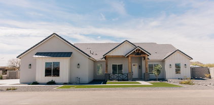 1228 N 106th Place, Mesa