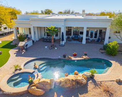 922 E Desert Hills Estate Drive, Phoenix
