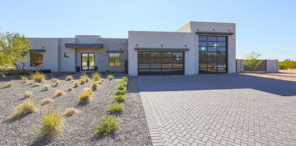 6733 E Peak View Road, Cave Creek
