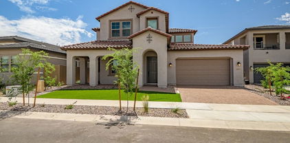 977 W Superstition Court, Queen Creek
