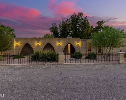 2147 W Comstock Drive, Chandler