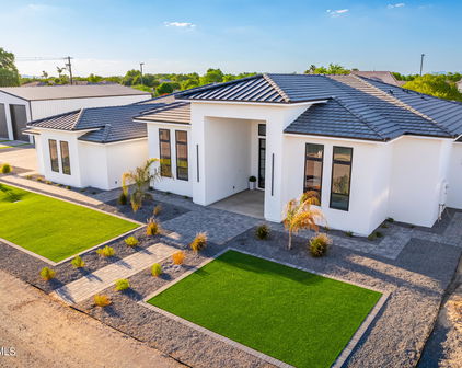 2822 E Cedar Waxwing Drive, Gilbert
