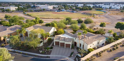 7595 W Trails Drive, Glendale