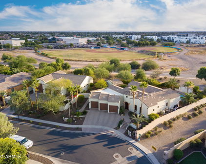 7595 W Trails Drive, Glendale
