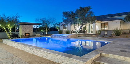 6566 E Dixileta Drive, Cave Creek