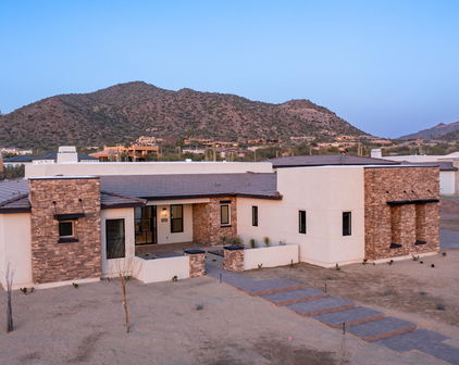 8318 E Regina Circle, Mesa