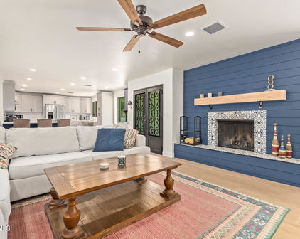 156 E Tremaine Drive, Chandler