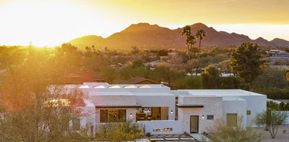 8520 E Cactus Wren Road, Scottsdale
