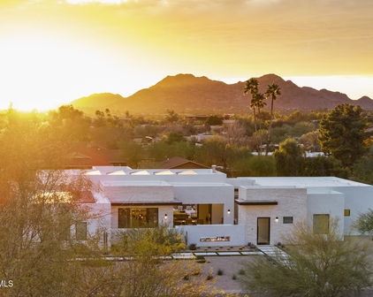 8520 E Cactus Wren Road, Scottsdale