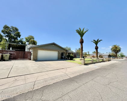 4639 W Carol Avenue, Glendale