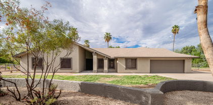 6832 W Country Gables Drive, Peoria