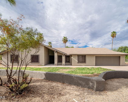 6832 W Country Gables Drive, Peoria