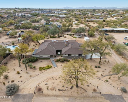 5911 E Peak View Road, Cave Creek